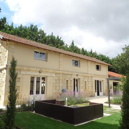 Villa Entiere Du Chateau Lacroix De Civrac 3 Ch, 3 Sdb, Piscine Xxl,Sauna, 4 Etoiles,7 Pers Eksteriør billede