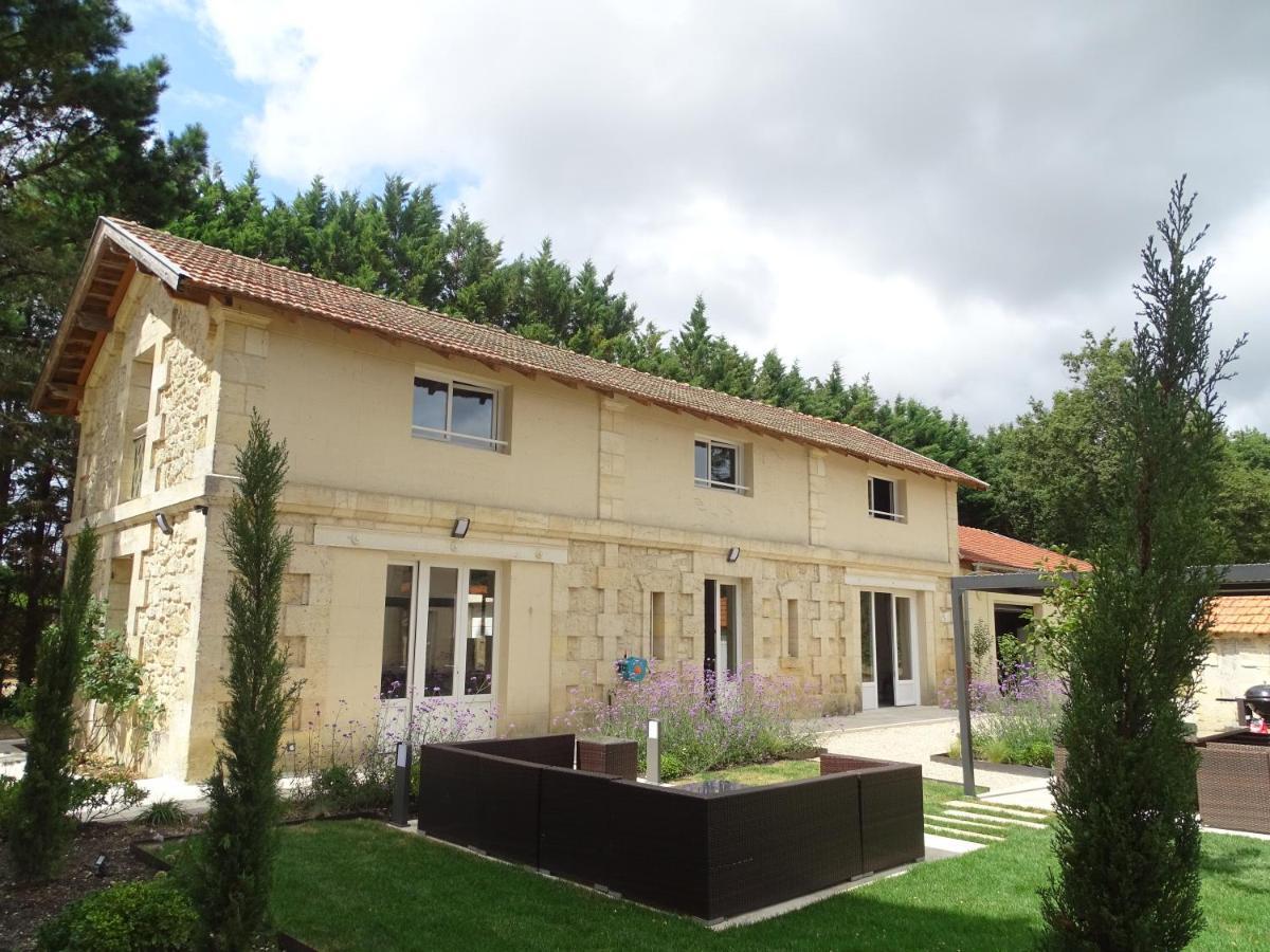 Villa Entiere Du Chateau Lacroix De Civrac 3 Ch, 3 Sdb, Piscine Xxl,Sauna, 4 Etoiles,7 Pers Eksteriør billede