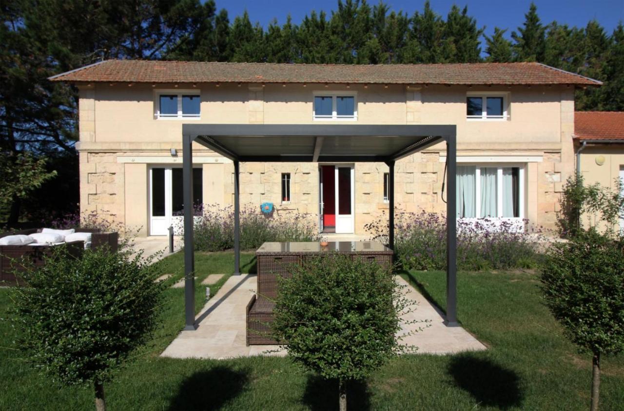 Villa Entiere Du Chateau Lacroix De Civrac 3 Ch, 3 Sdb, Piscine Xxl,Sauna, 4 Etoiles,7 Pers Eksteriør billede