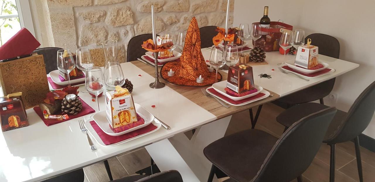 Villa Entiere Du Chateau Lacroix De Civrac 3 Ch, 3 Sdb, Piscine Xxl,Sauna, 4 Etoiles,7 Pers Eksteriør billede