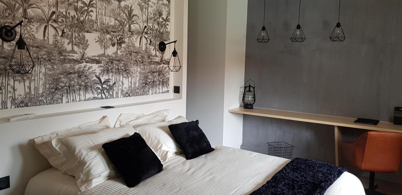 Villa Entiere Du Chateau Lacroix De Civrac 3 Ch, 3 Sdb, Piscine Xxl,Sauna, 4 Etoiles,7 Pers Eksteriør billede