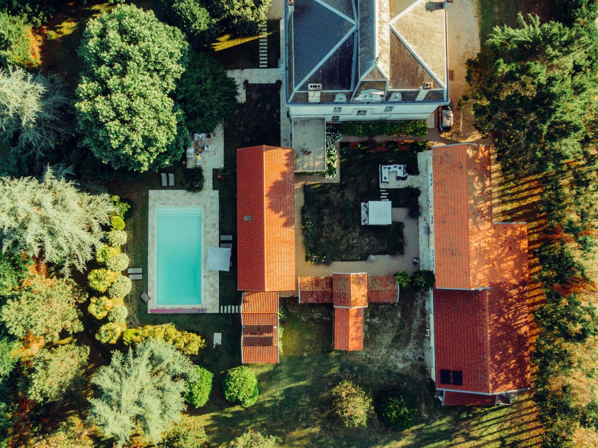 Villa Entiere Du Chateau Lacroix De Civrac 3 Ch, 3 Sdb, Piscine Xxl,Sauna, 4 Etoiles,7 Pers Eksteriør billede